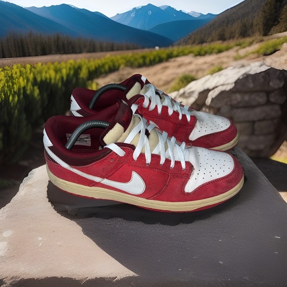 Nike‎ Dunk Low Hyper Red White 2012 318019-604 men's Sz 10 Rare Dunks VTG Shoes - Picture 1 of 16